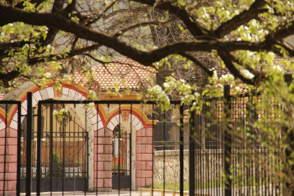 Villa "Forest Way" Pirdop Екстер'єр фото